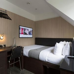 Kamer met een Queen Size Bed